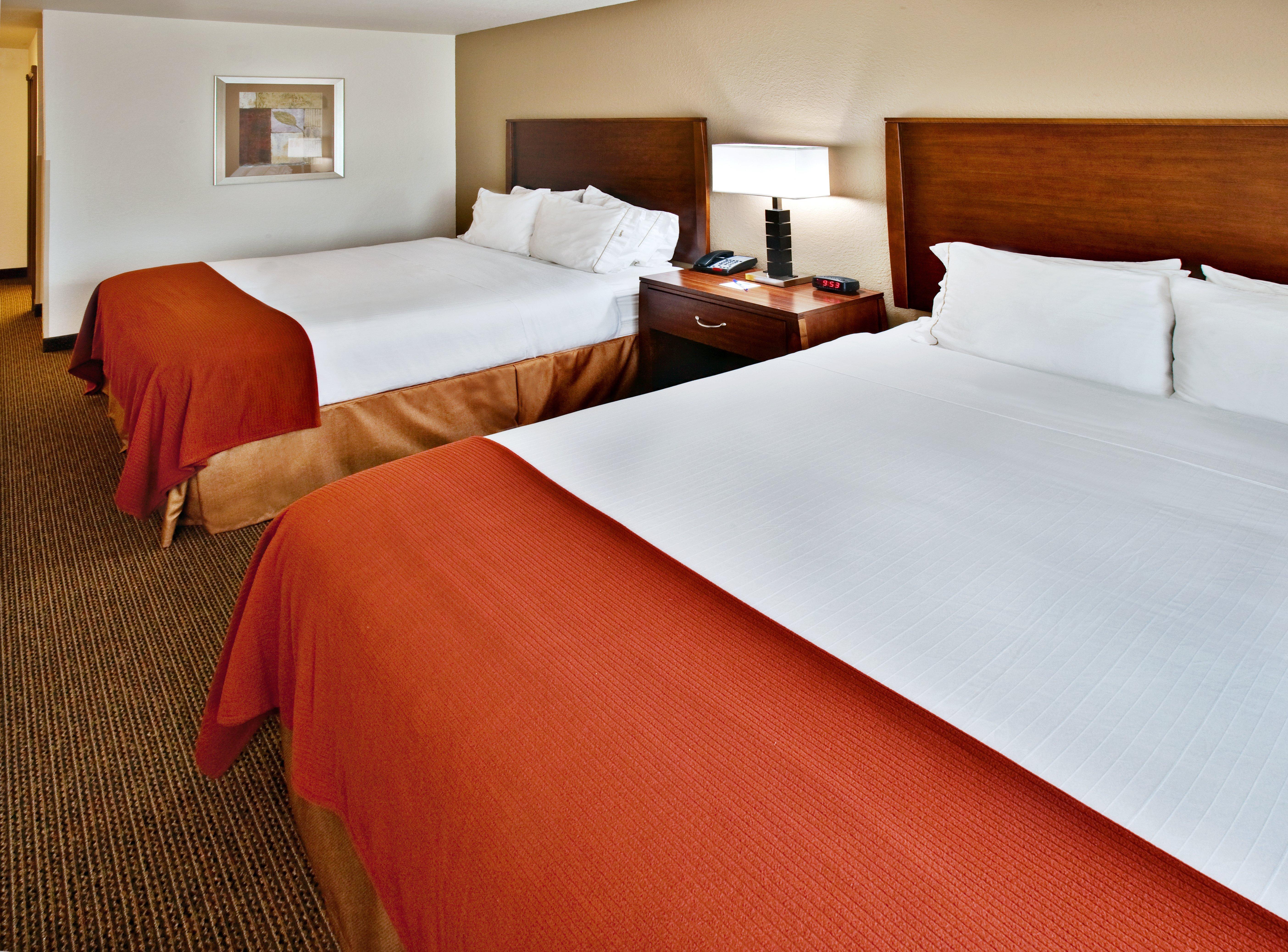 Holiday Inn Express Hotel & Suites - Dubuque West By Ihg Exterior foto