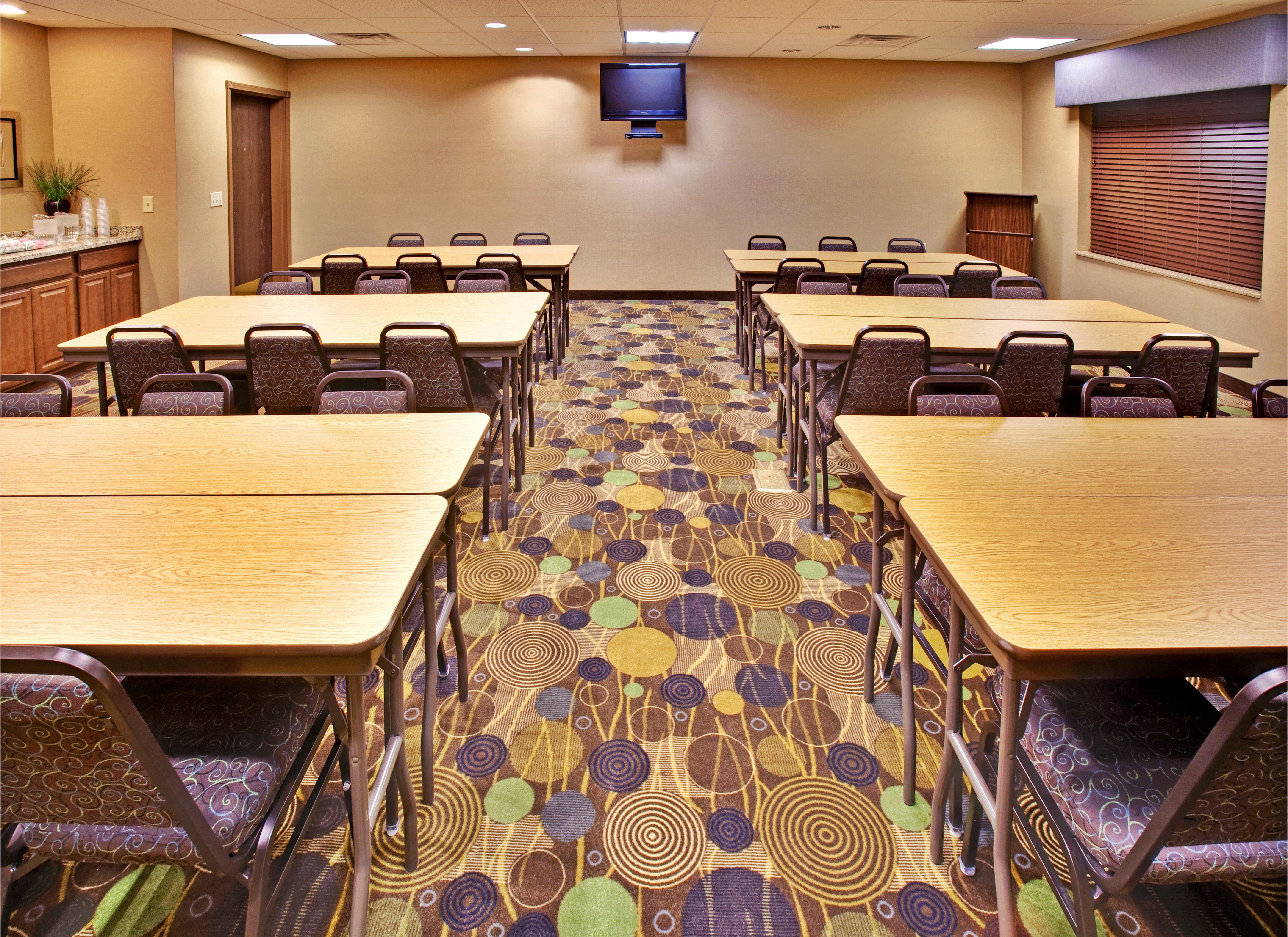 Holiday Inn Express Hotel & Suites - Dubuque West By Ihg Exterior foto